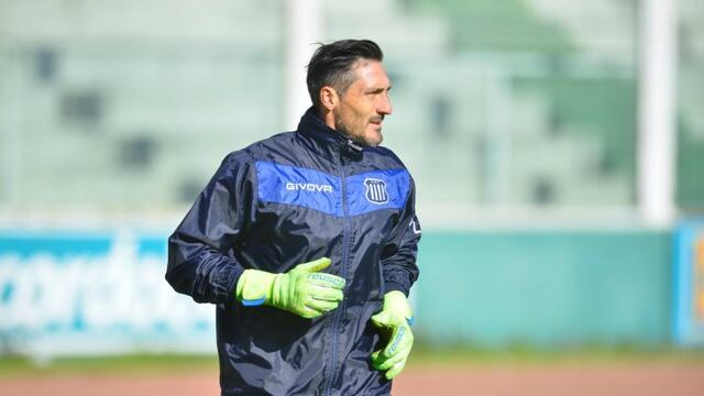 El arquero\u002E\u002E\u002E ¿colgará los guantes para convertirse en DT?