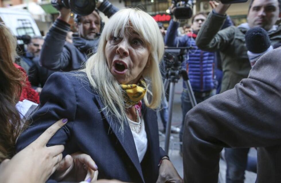 Claudia Villafañe le inició una demanda a Diego Maradona por violencia de género