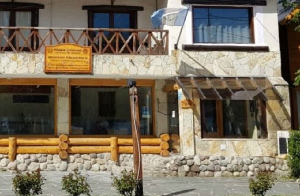 Denuncian a una mujer por golpear con un machete a sus hijos