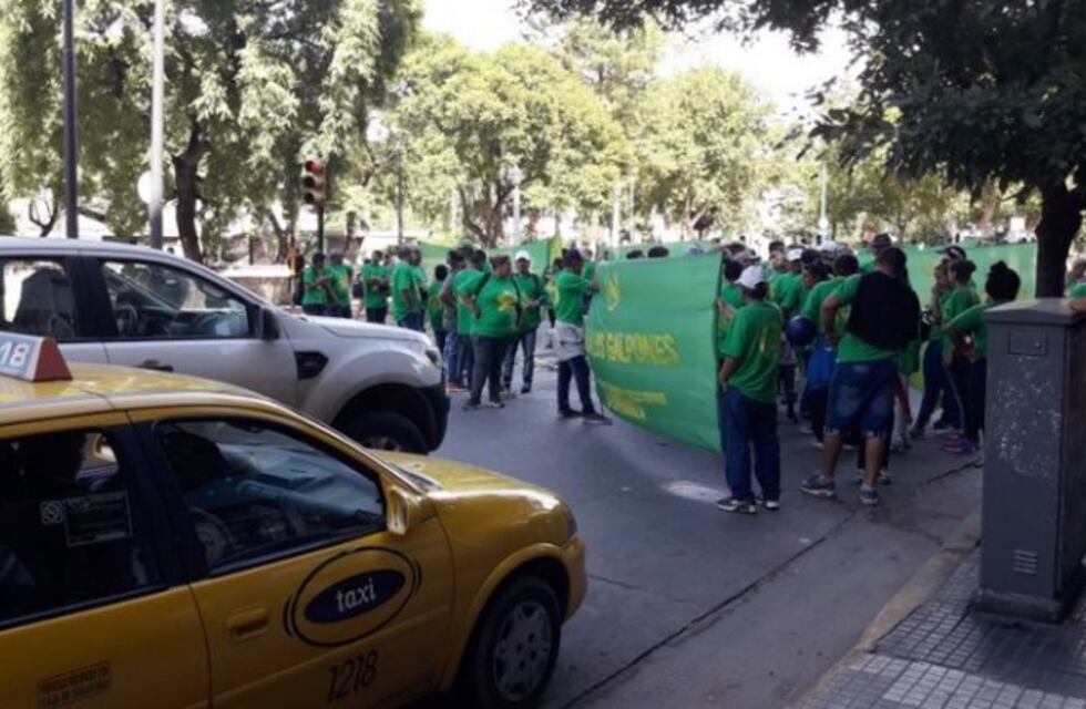 Protesta de carreros termina con incidentes y heridos