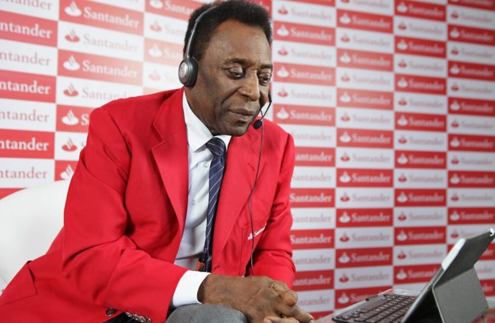 Mejora el estado de salud de Pelé, que está internado en París