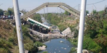 Tucumán: derrumbe de un puente (Foto: Twitter @ElDiario24)