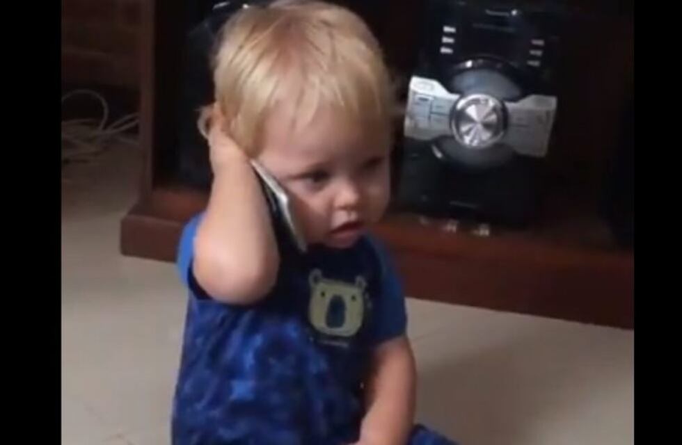 ¡A pura charla! El tierno y divertido video de Mirko hablando por teléfono