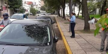 Vuelve la prohibición de estacionar en la Plaza 25 de Mayo\u002E