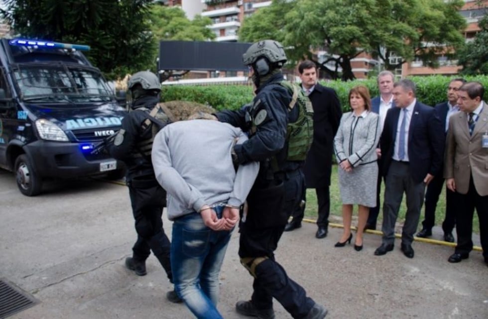 Imputaron a dos de los evadidos recapturados y a quienes los ayudaron a escapar