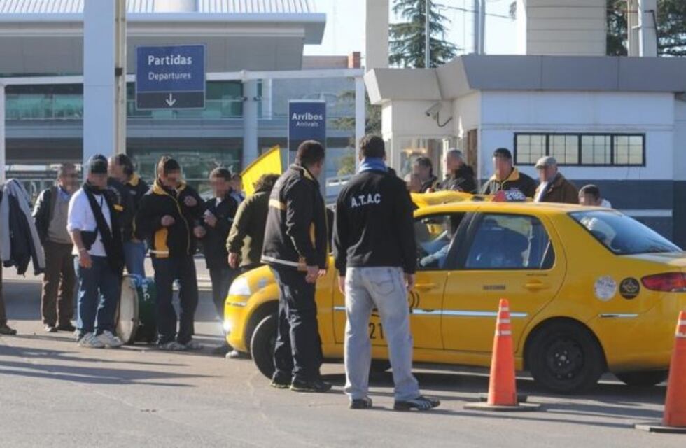"Mafia del Aeropuerto": confirman condena a taxistas que no dejaban trabajar a otros colegas