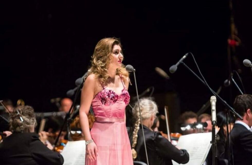 La soprano rosarina que deslumbró a José Carreras y lo acompañó en su gira por el país