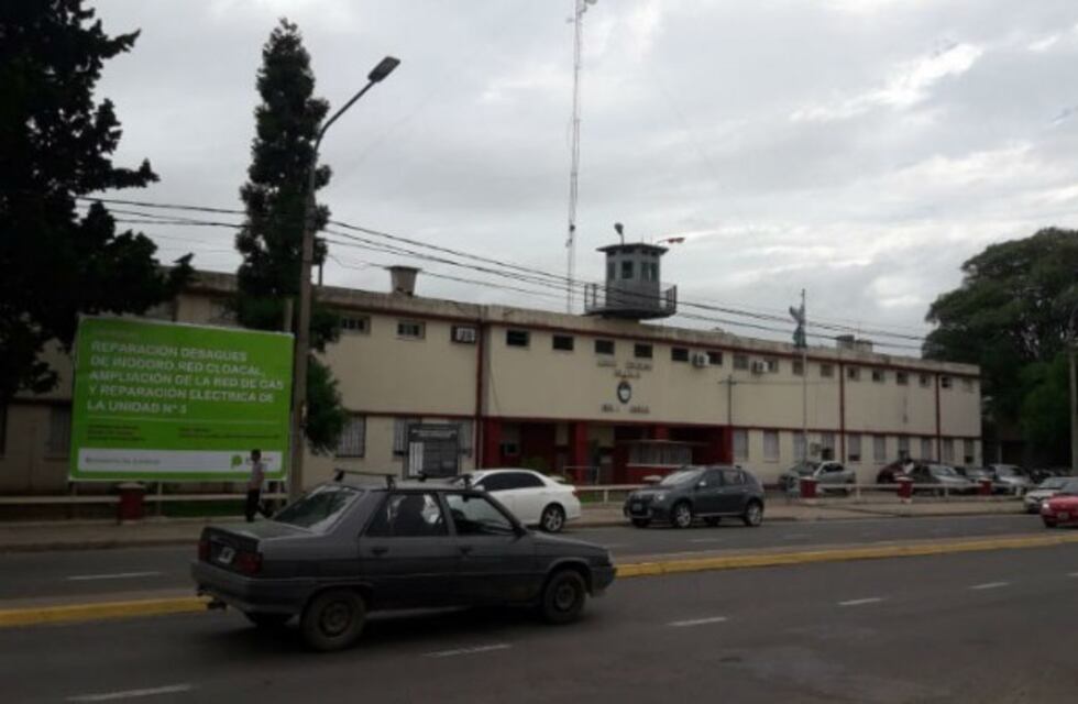 Presos de San Nicolás se amotinaron y tomaron tres rehenes