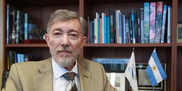 Fotografía fechada el martes, 6 de febrero de 2018, muestra al presidente del Consejo Nacional de Investigaciones Científicas y Técnicas de Argentina (Conicet), Alejandro Ceccatto, mientras reacciona en entrevista con Efe, en la sede del Conicet en Buenos Aires (Argentina)\u002E Crédito: EFE/Carlota Ciudad\u002E