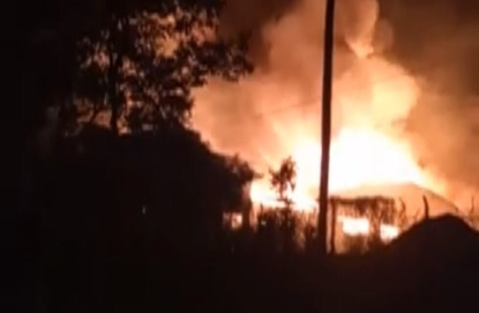 Montecarlo: se incendio el aserradero Taeda, y hubo corte general del suministro eléctrico