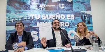Firma del Plan Nacional de Suelo Urbano