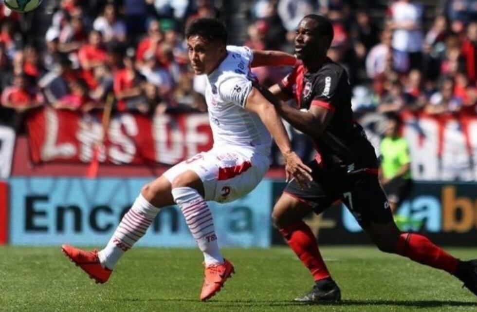 Leal se reincorpora al plantel tras convertir tres goles con su selección