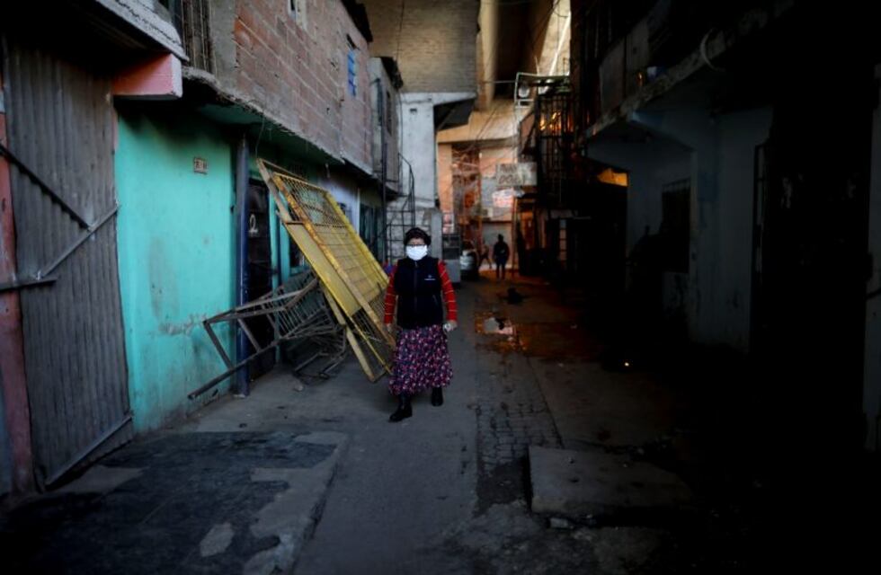 Murió por coronavirus una mujer de 84 años de la villa 31, en Retiro