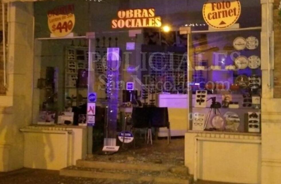 Delincuentes se ensañaron con una óptica céntrica y volvieron a provocar destrozos