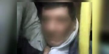 Se masturbó delante de una adolescente en La Plata, lo escracharon y terminó detenido\u002E