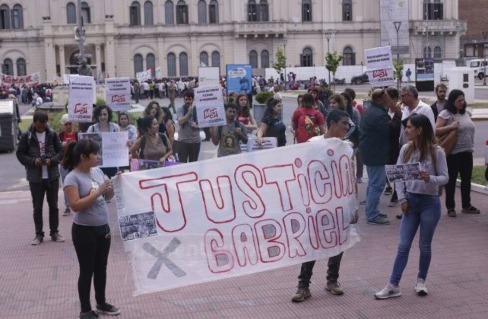 Vecinos marcharon a Tribunales de Paraná: piden justicia por Gabriel Gusmán