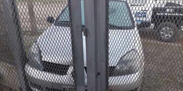 Se estrelló contra una casa cuando se robaba un auto