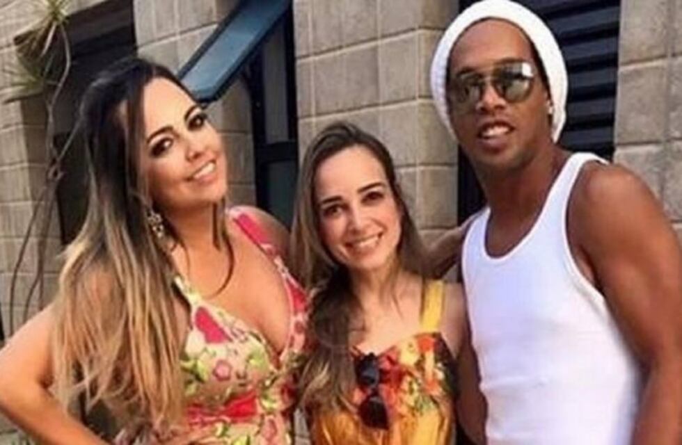 Ronaldinho se casará con sus dos novias