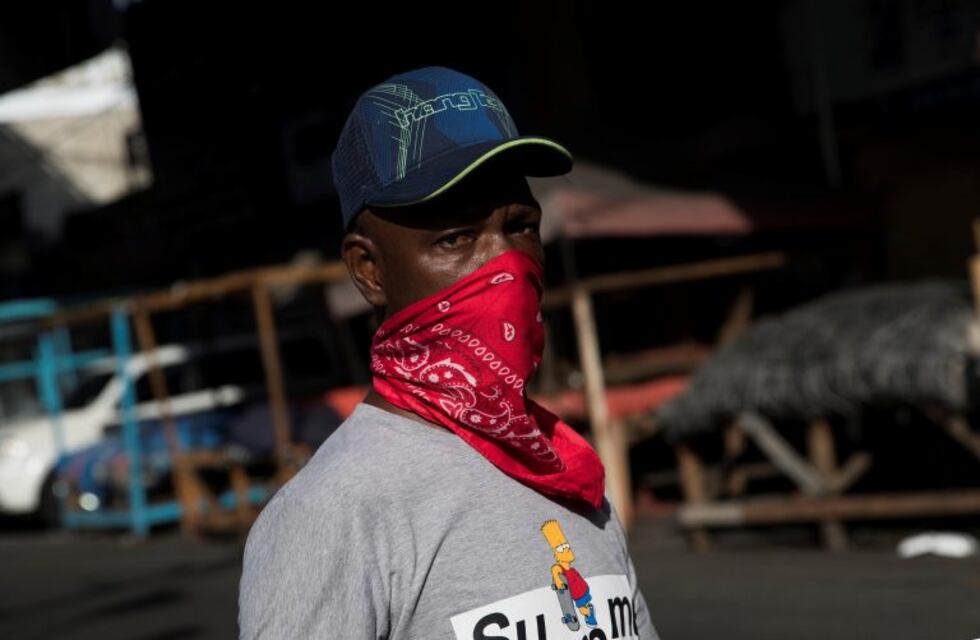 Más de 100 muertos en República Dominicana por beber alcohol artesanal como remedio contra el coronavirus