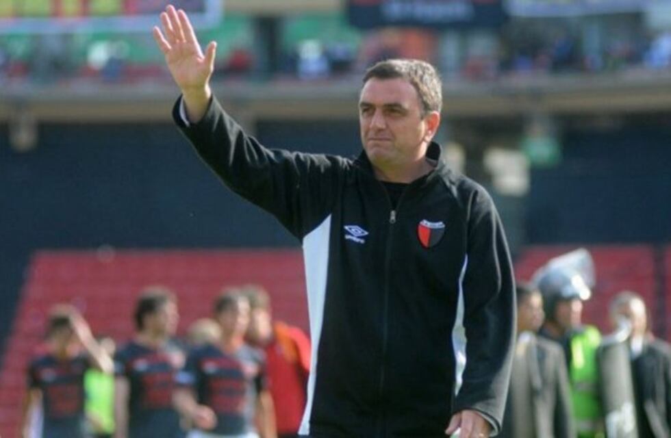 Tras la derrota con Talleres renunció Osella a Colón