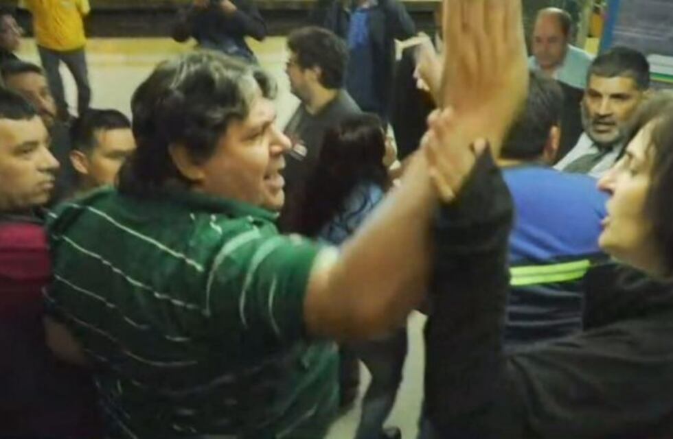 La violenta reacción de Néstor Segovia contra un hombre y una mujer
