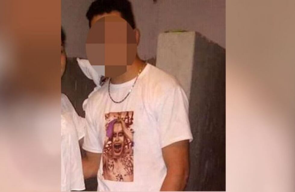 Pidió quedarse solo en una iglesia para orar y lo descubrieron masturbándose