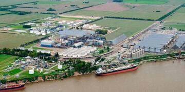 Vista aérea de la empresa agroexportadora Terminal 6 en Puerto General San Martín\u002E