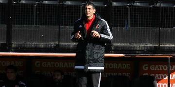 El ex defensor rojinegro tomaru00e1 la posta y se seguiru00e1 en forma interina hasta el final de la temporada.