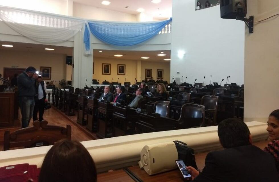 Hoy solo 7 diputados de 36 se presentaron a sesionar