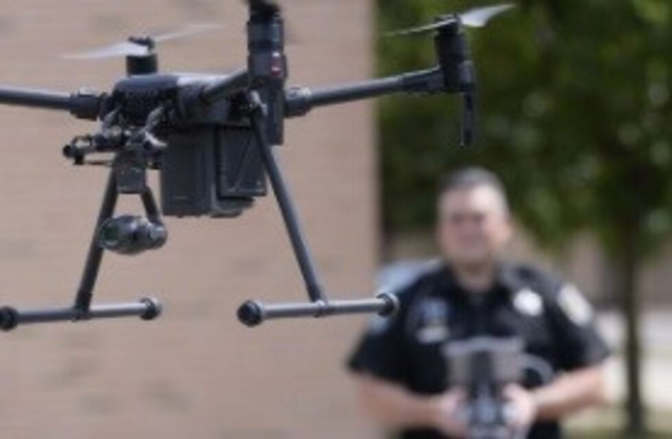 No está la licitación para su compra y "drones policiales" ya realizaron operativos de seguridad