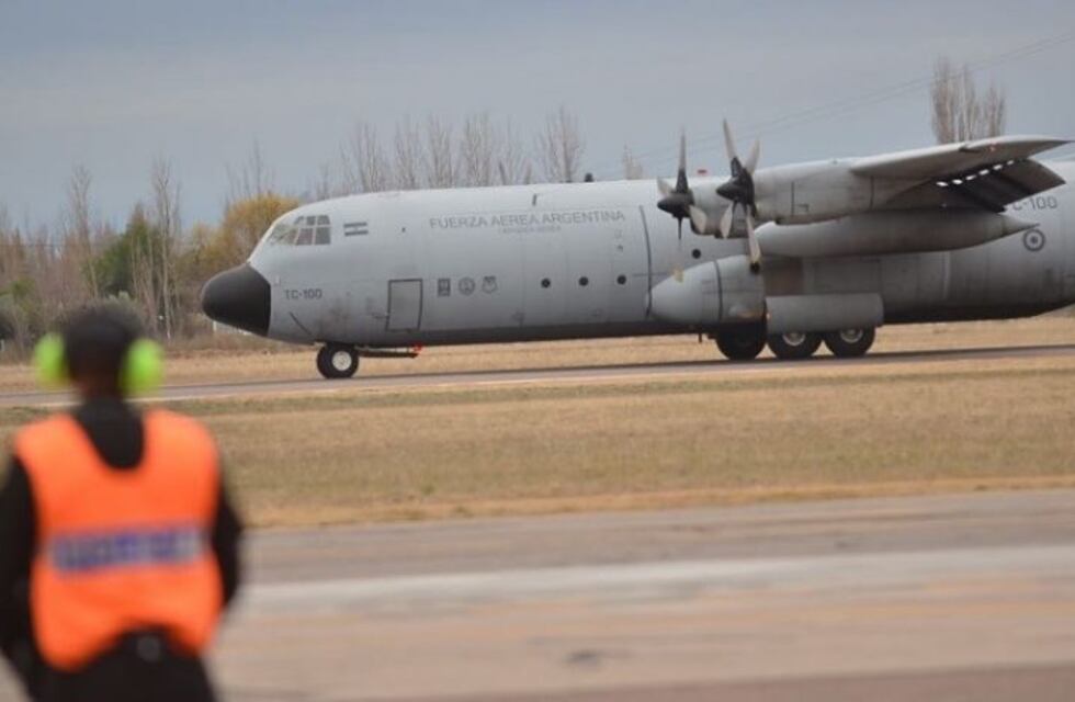 San Rafael: aterrizó el avión sanitario con un cuerpo de médicos y psicólogos