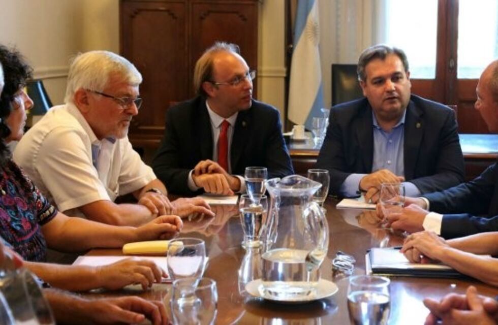 Paritarias: el gobierno santafesino convocó para el próximo jueves a los gremios estatales