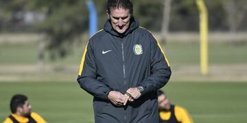 Edgardo Bauza piensa un equipo alternativo ante Estudiantes\u002E (CARC)