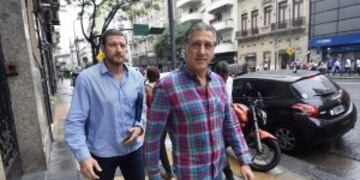 DYN26, BUENOS AIRES 03/01/17, EL TITULAR DE FUTBOLISTAS AGREMIADOS, SERGIO MARCHI, ARRIBA AL MINISTERIO DE TRABAJO.FOTO:DYN/EZEQUIEL PONTORIERO