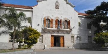 La amenaza obligó a evacuar por completo el edificio\u002E (Archivo)