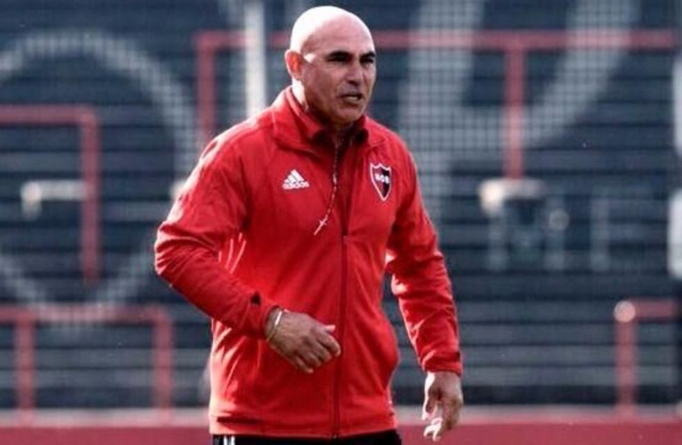 Newell's arranca la semana con varios frentes abiertos