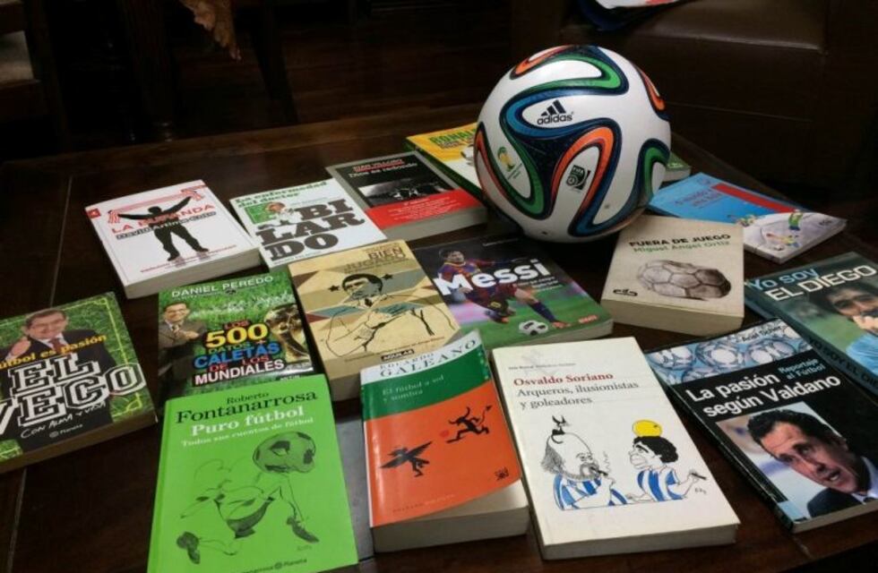 Para incentivar la lectura, crean bibliotecas futboleras en escuelas