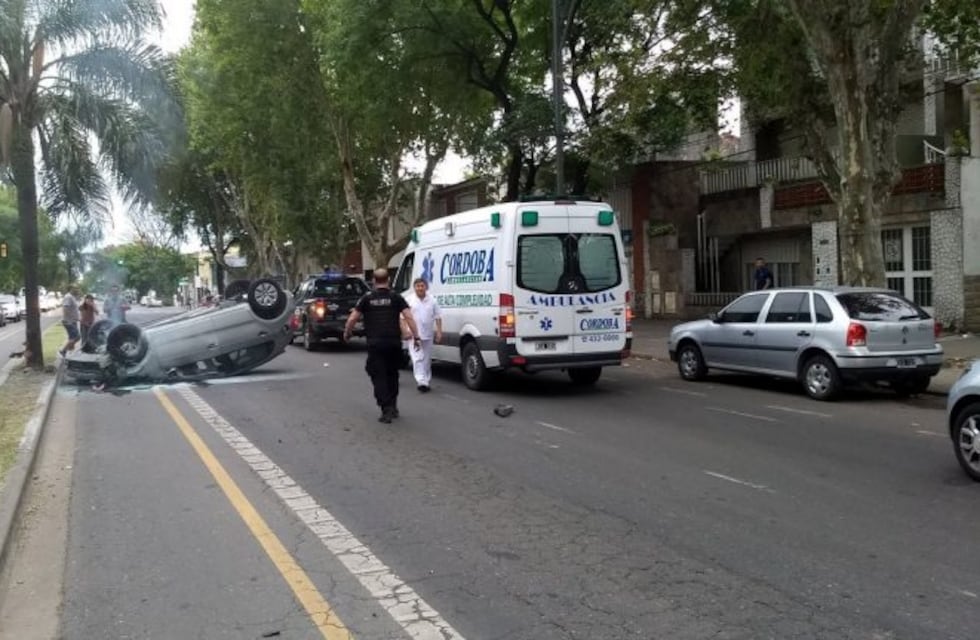Robaron en una cochera y provocaron un increíble choque múltiple sobre Pellegrini