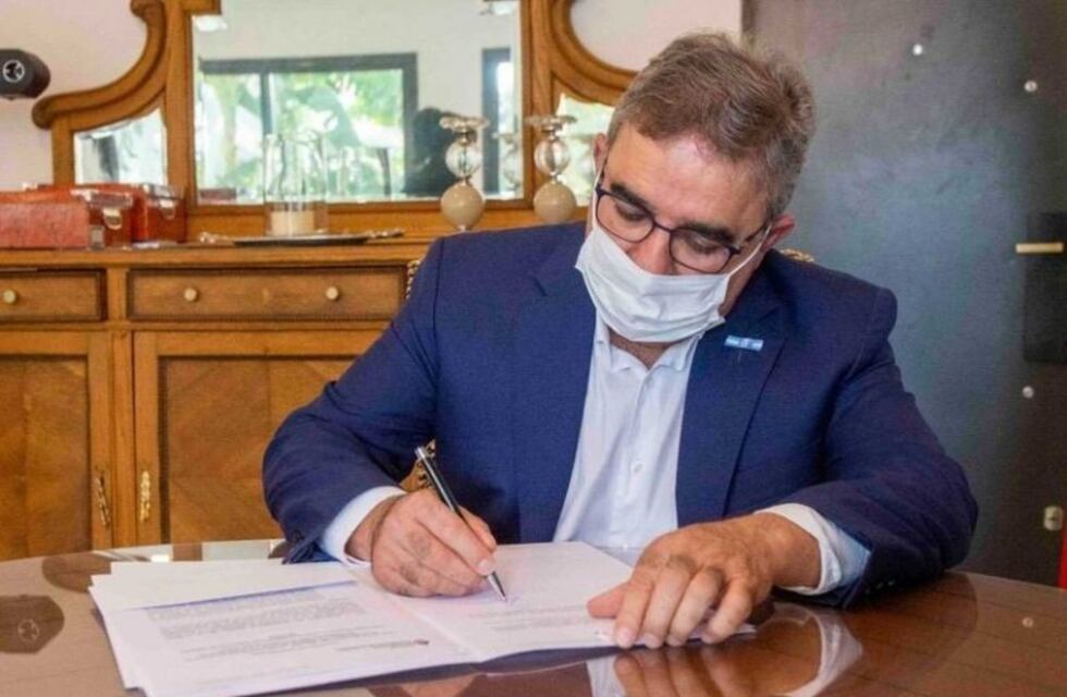 Jalil aprobó la titularización para aproximadamente 600 docentes