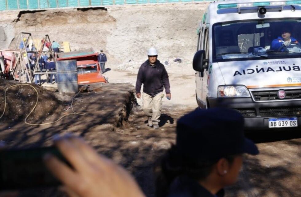 San Rafael: un obrero quedó atrapado bajo escombros al derrumberse una pared