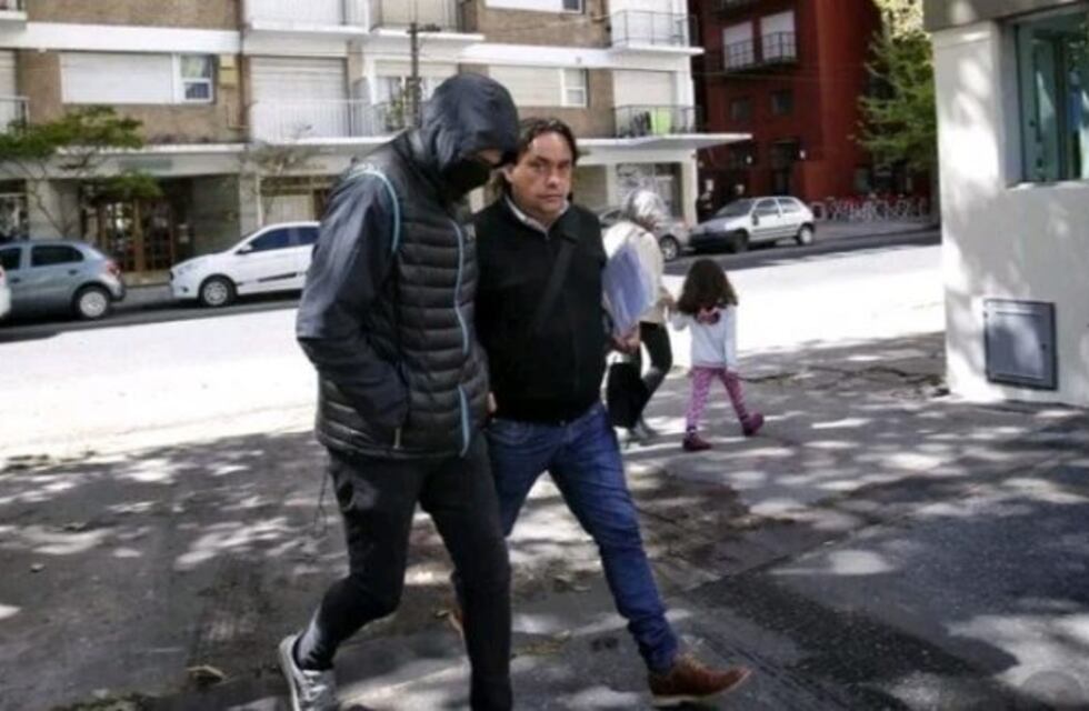 Se entregó el hombre acusado de tirar a una mujer por un acantilado