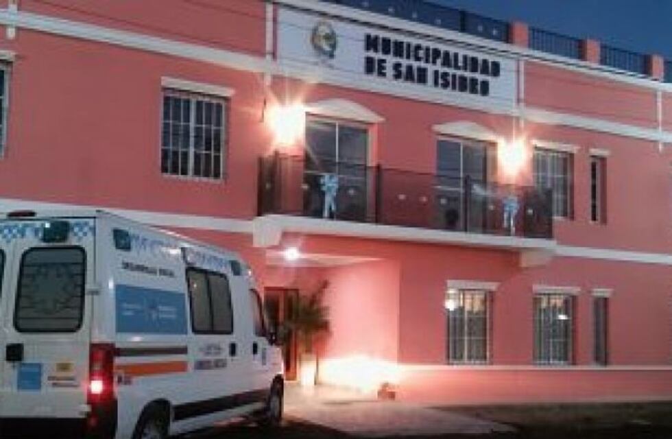 Intendente quiere obligar a las radios a leer los partes oficiales