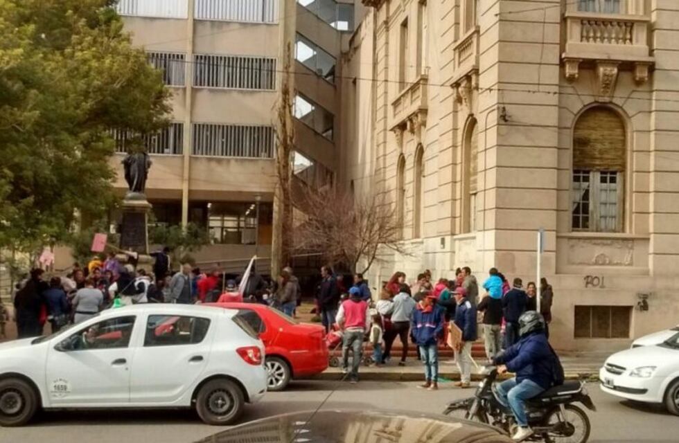 Marcharon para pedir la declaración de emergencia social