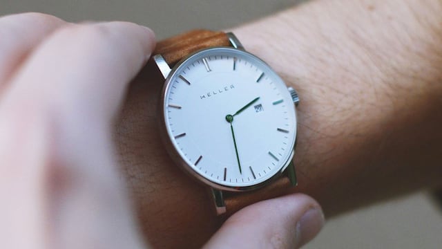 Retrasar los relojes una hora traería beneficios para la salud de la población.