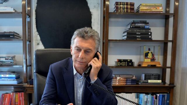 DYN34, BUENOS AIRES, 15/02/2016, EL PRESIDENTE DE LA NACION, MAURICIO MACRI, HABLA POR TELEFONO CON SU PAR DE ESTADOS UNIDOS, DONALD TRUMP, ESTA TARDE, DESDE SU DESPACHO DE LA QUINTA DE OLIVOS.rnFOTO:DYN/PRESIDENCIA.rnrn ciudad de buenos aires Mauricio Ma