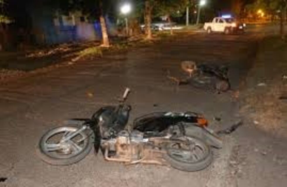 Un choque de motos dejó tres heridos de consideración
