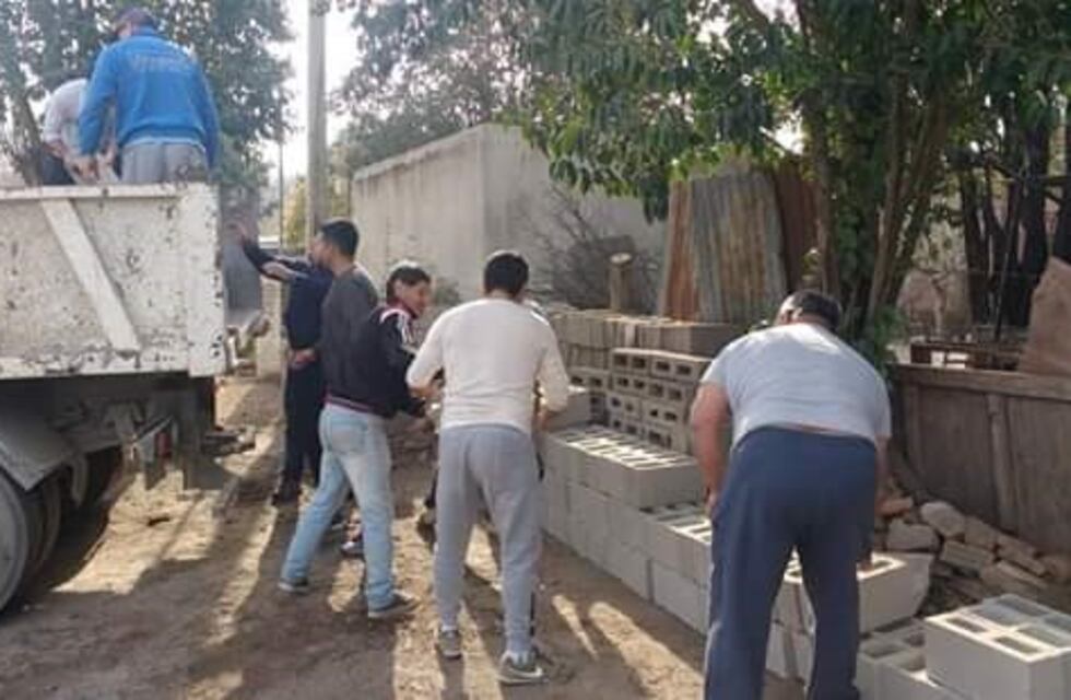 Central de Barrio Liniers recibió al programa "Ayudando a Tu Club"