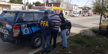 Detienen a un policía acusado de encubrir a la banda de la narcoconcejala (@JoseljuarezJOSE)