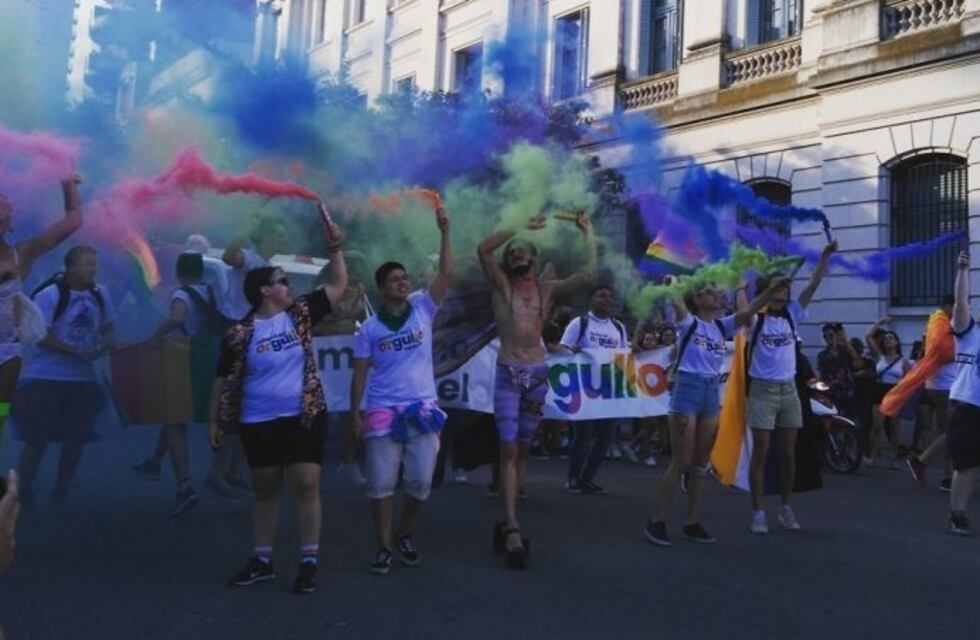 Santa Fe cerró la Marcha del Orgullo a pura fiesta frente al Obelisco