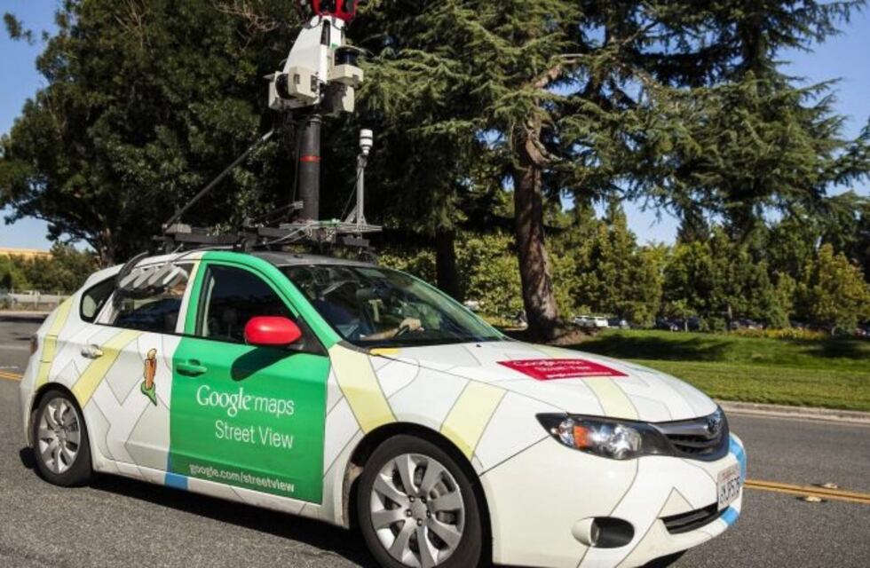 Imagen viral: ¿un coche de Google Maps le pide ayuda a una persona?
